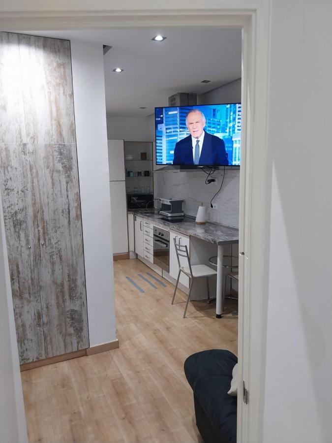Centrico Apartamento Con Patio Madrid Buitenkant foto