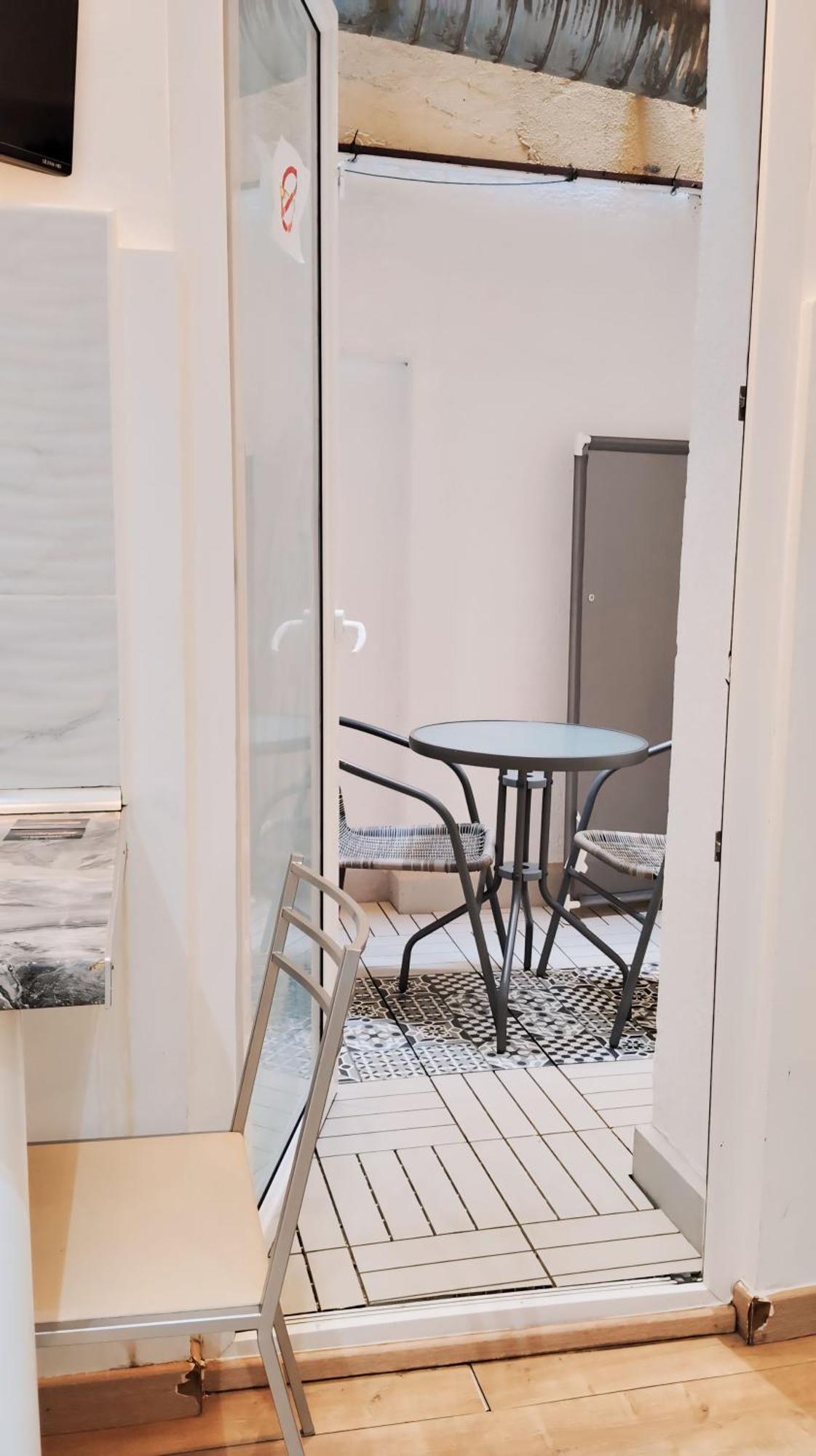 Centrico Apartamento Con Patio Madrid Buitenkant foto